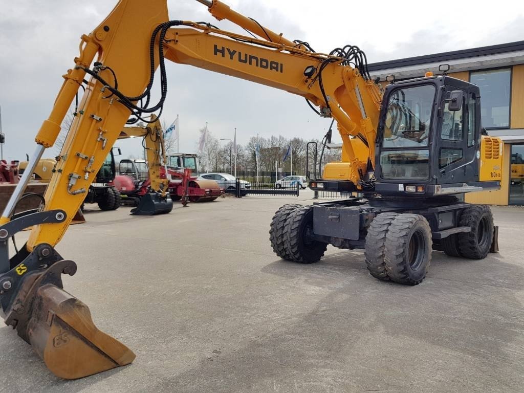 2007-Hyundai-Robex-140W-004.jpg Excavadora de ruedas Hyundai Robex 140W-7A 2007 – 14,9 t – 6.053 h – ocasión - Imagen 1