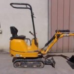 JCB 8008 (2017) – miniexcavadora de 900 kg – 2.104 h – ultracompacta