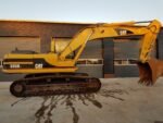 Excavadora de cadenas Caterpillar 325BL 2000 – 8.231 horas – 26,5 toneladas