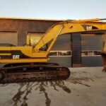 Excavadora de cadenas Caterpillar 325BL 2000 – 8.231 horas – 26,5 toneladas