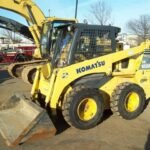 Cargadora compacta Komatsu SK1020-5 Turbo – 2007