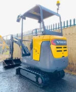 Volvo EC15C (2013) – miniexcavadora de 1,54 t – 3.240 h – revisada y lista para trabajar - Imagen 2