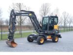 Excavadora de ruedas Volvo EW60E 2022 – 117 horas – tiltrotator y accesorios