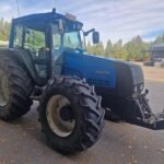 Tractor agrícola con tracción a las cuatro ruedas y cargador frontal – 2000 – 101 CV