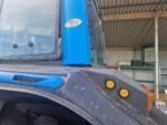 Tractor agrícola con tracción a las cuatro ruedas y cargador frontal – 2000 – 101 CV - Imagen 7