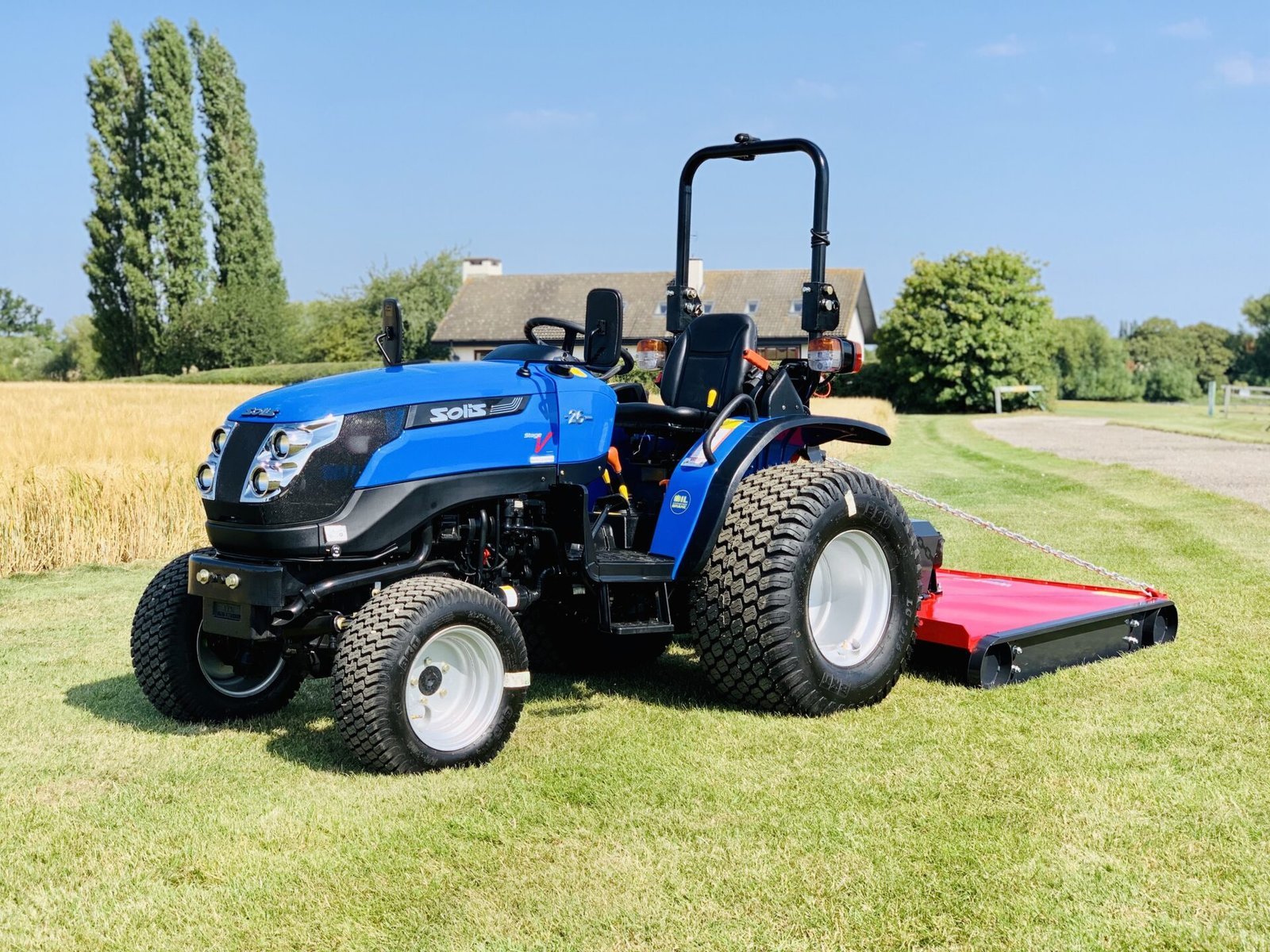 used-Solis-26-compact-tractor.-scaled-1.jpeg Tractor compacto SOLIS 26 nuevo - Imagen 1